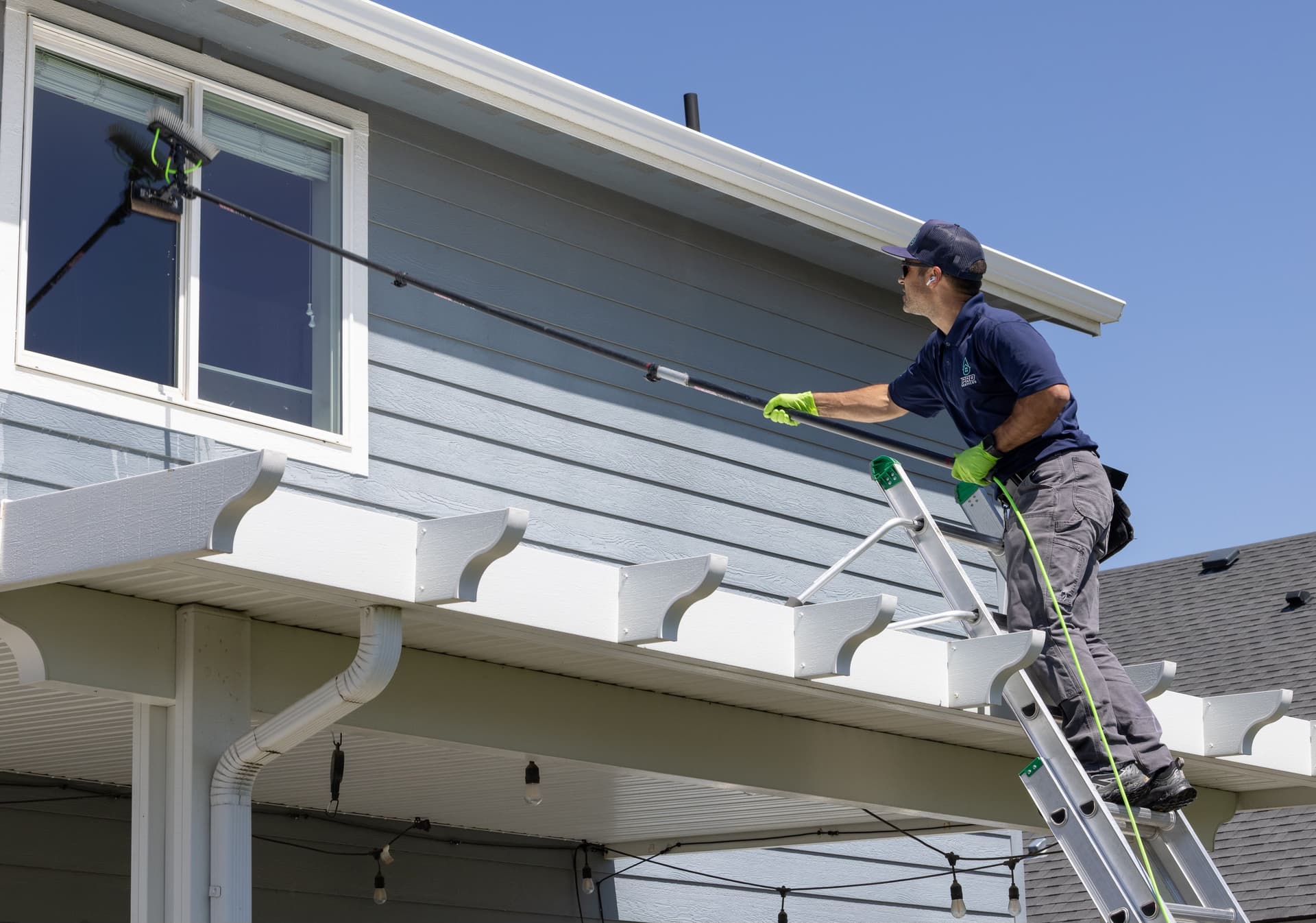 Gallery photos for Spot-Free Window Cleaning with Advanced Techniques: Image #4