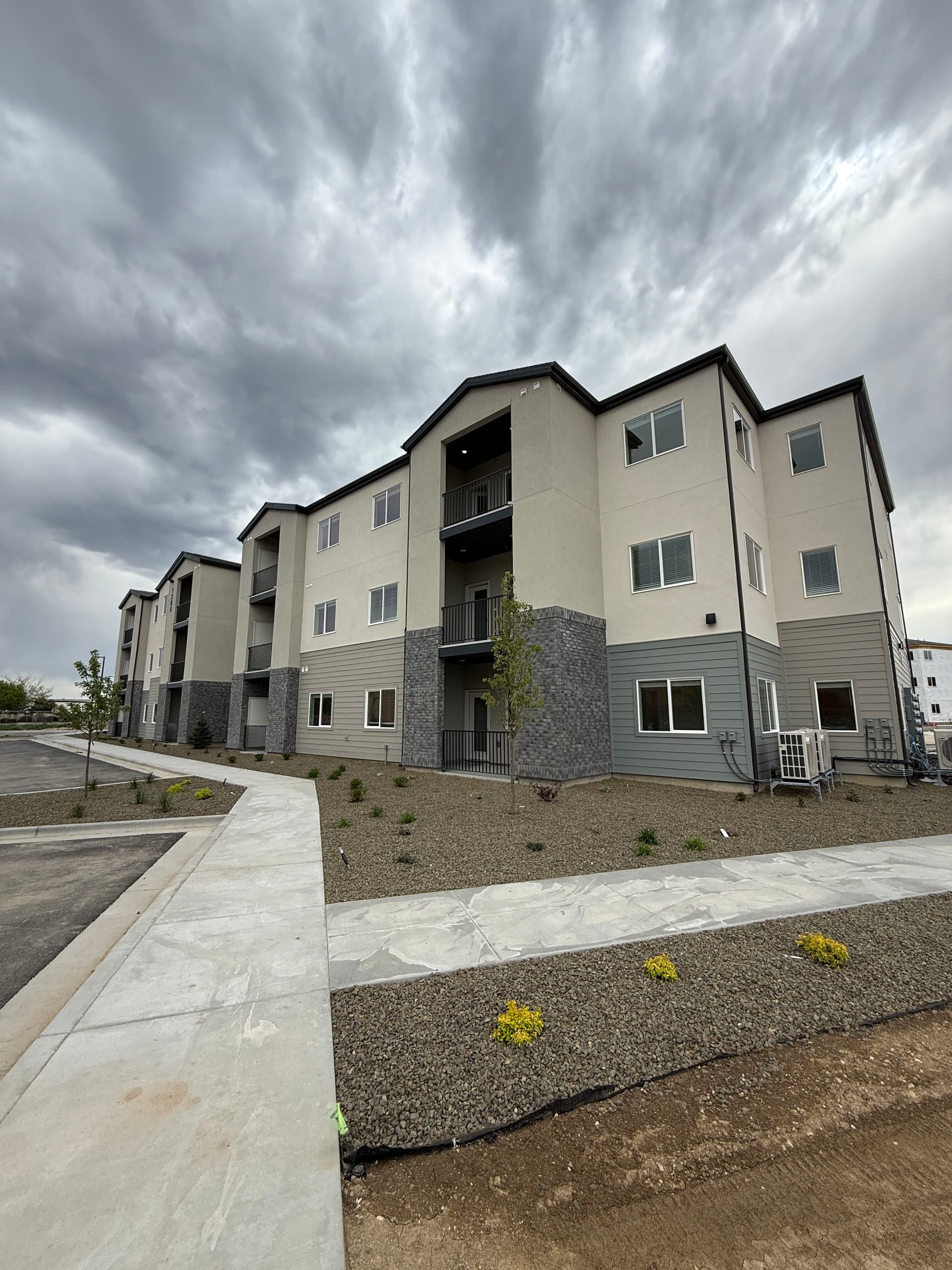 Gallery photos for New Construction Window Clean on a Multi-Unit apartment Building: Image #2