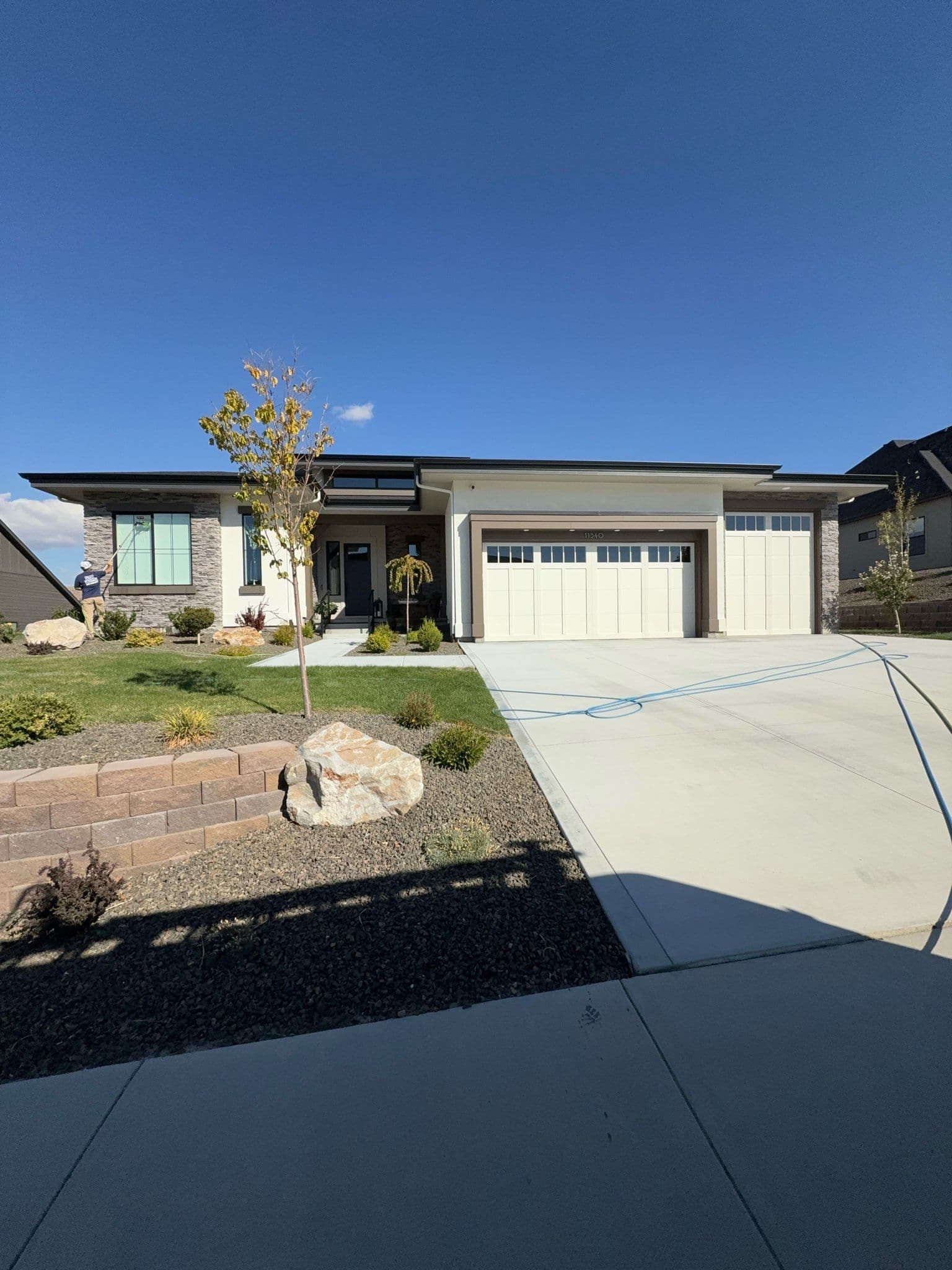 Spotless Windows for a Brighter Home image