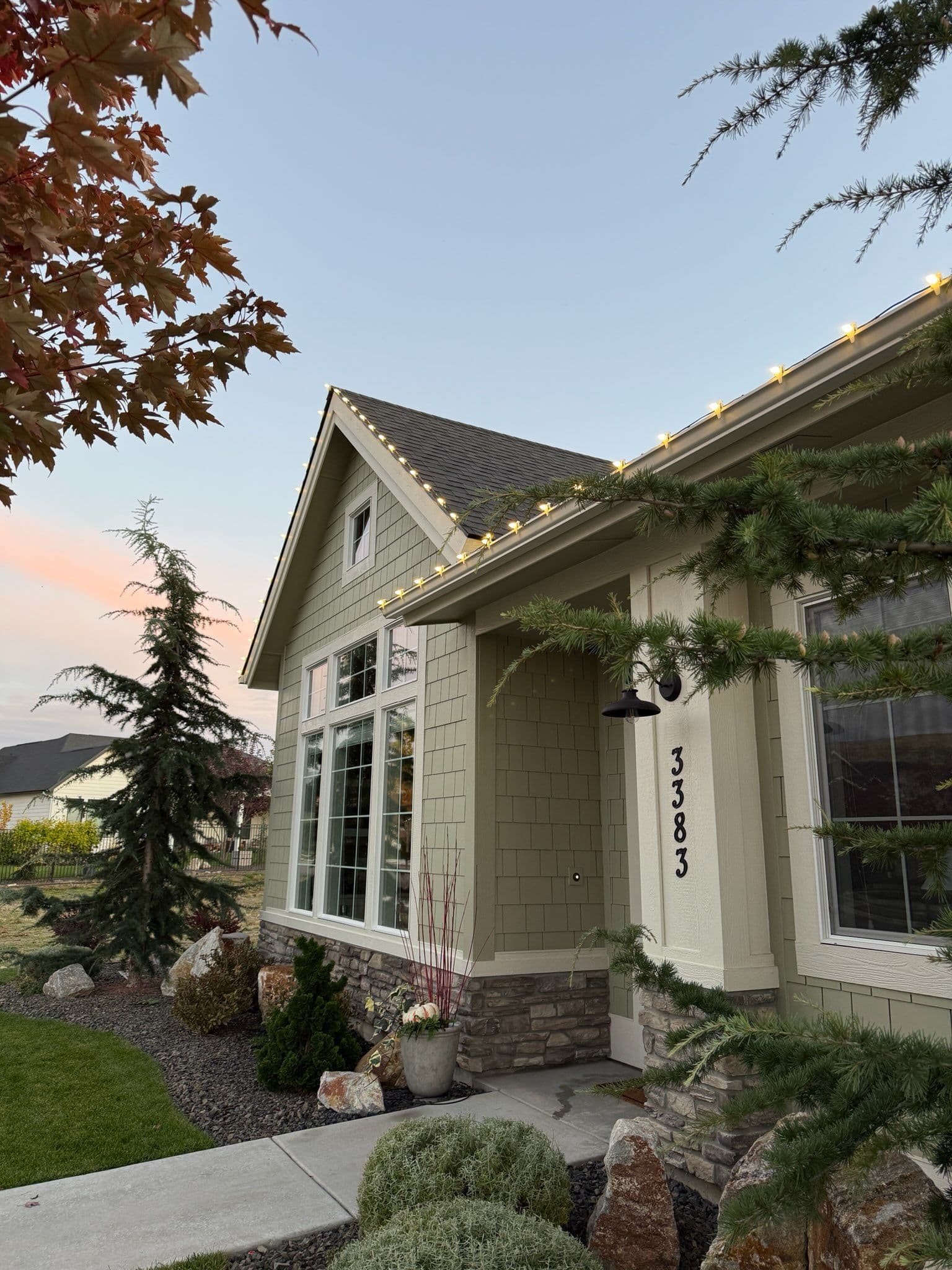 Project Holiday Lights Brighten Homes Across the Valley image