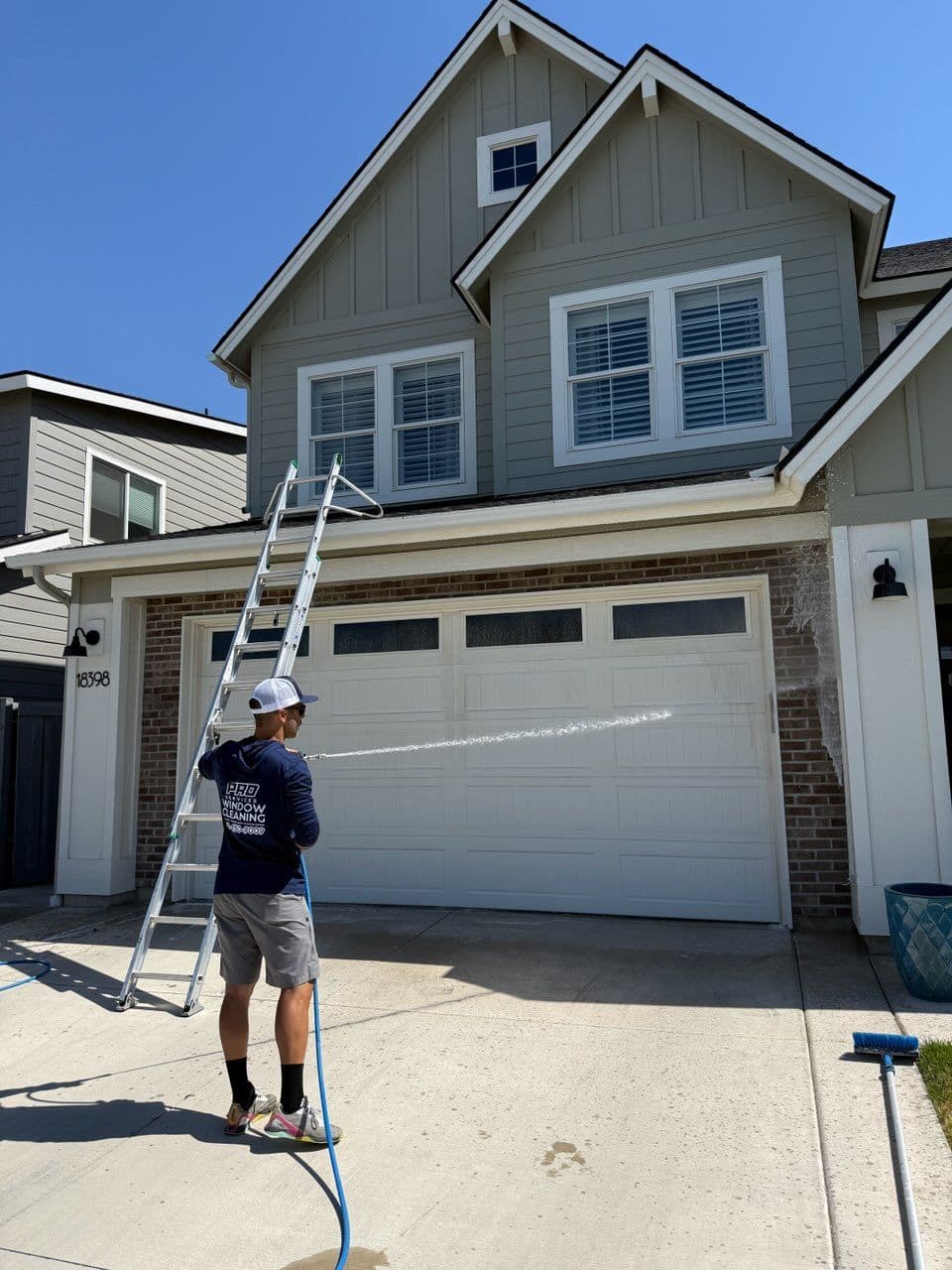 Gallery photos for Thorough House Wash and Window Cleaning: Image #1