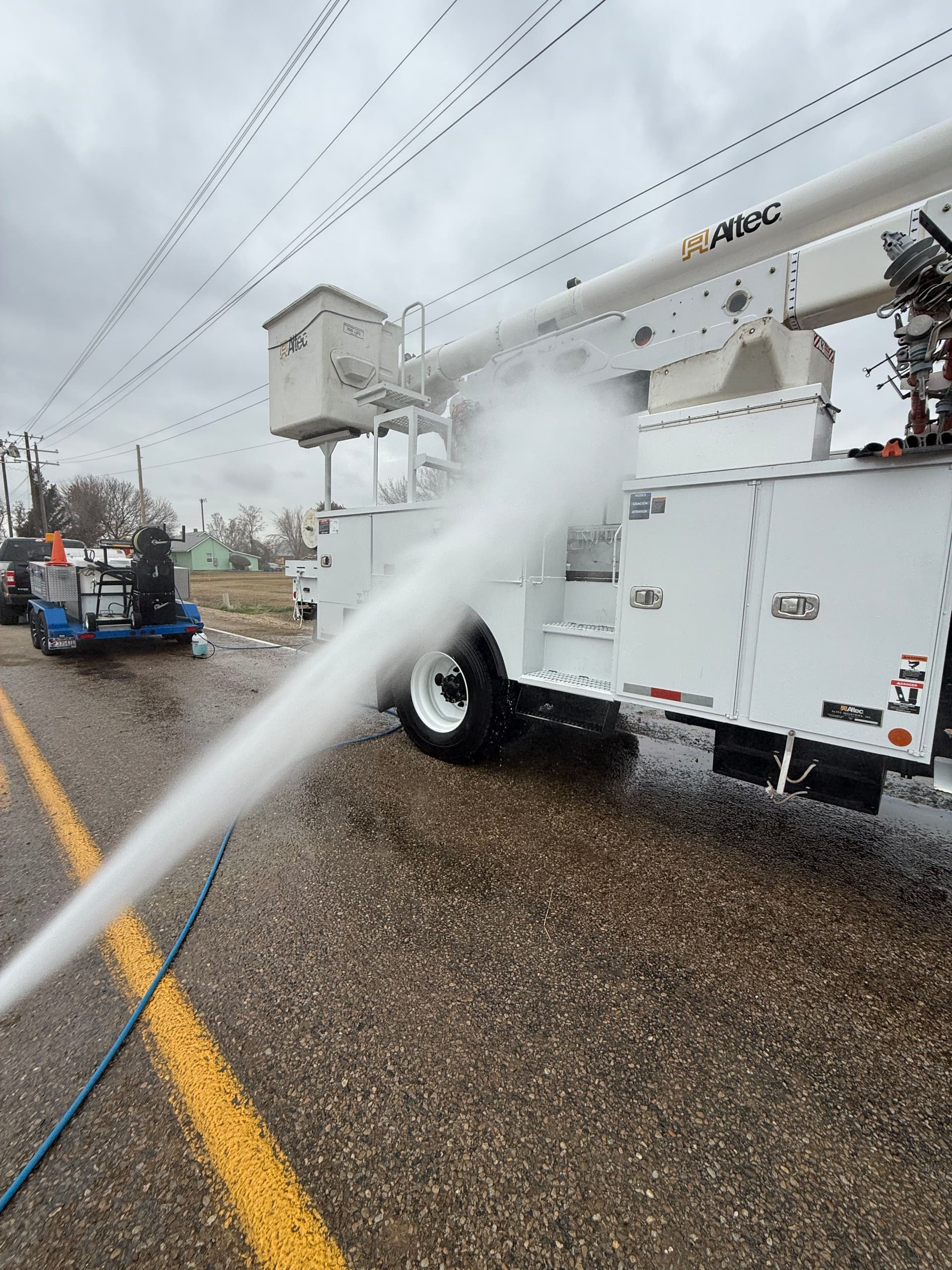 Keeping Fleets Shining on the Move image